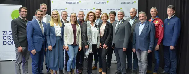 Zahlreiche Gemeinde- und Stadträte waren vertreten. | Foto: Kathrin Hofecker