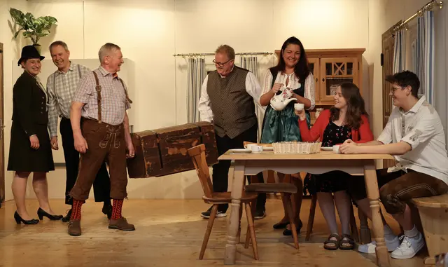 Nicole Wöss, Roland Peinbauer, Josef Lauss, Fred Mayrhofer, Ute Winkler, Leonie Mayrhofer und Alex Winkler (v. l.). | Foto: Theatergruppe Kollerschlag