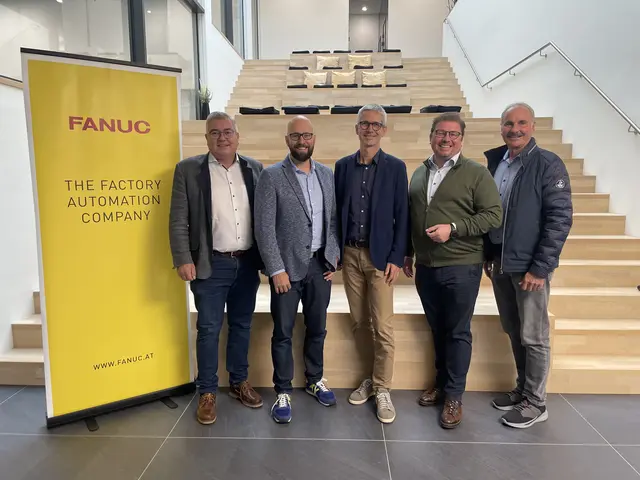 Wirtschaftsgespräche am Inkoba Standort in Vorchdorf Feldham: Obmann Bürgermeister Ingo Dörflinger, Christian Peer (Fanuc), Horst Gaigg, Rainer Edelsbrunner(Business Upper Austria) und Bürgermeister Hans Mitterlehner. | Foto: Inkoba Salzkammergut Nord