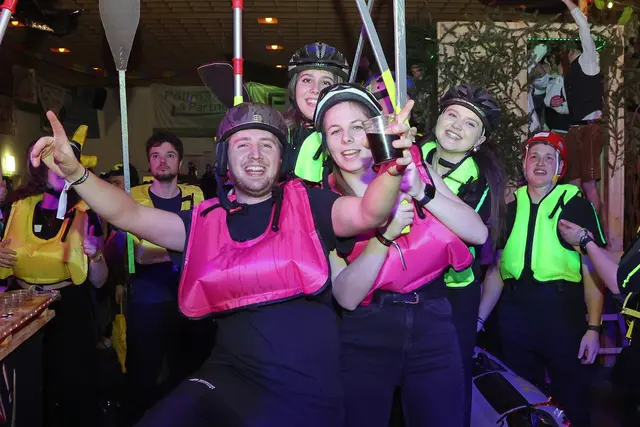 "Der Wilde Westen" ist das Motto beim Stoaninger Maskenball am 31. Jänner in Frankenburg. Im Vorjahr hieß es "Es lebe der Sport".  | Foto: Helmut Klein