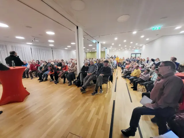 Voller geht´s nicht: Rund 300 Besucher strömten zur Infoveranstaltung. | Foto: Eckhart Herbe