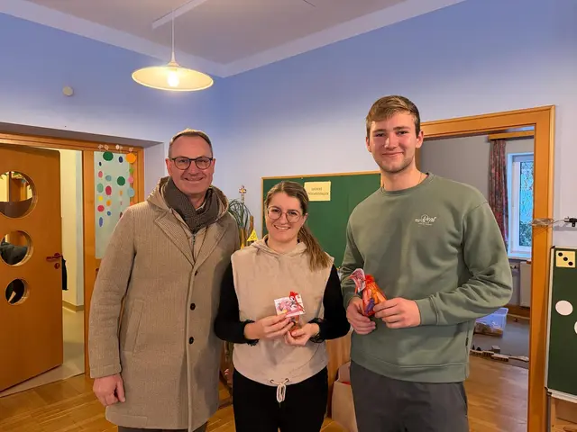 Süßes und ein Danke gab es von der SPÖ in Haslach für die Elementarpädagogen.  | Foto: Foto: SPÖ Rohrbach