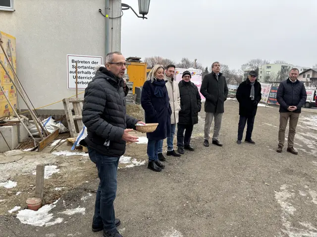 Schulobmann Stefan Fehringer bei seinen Worten zur Gleichenfeier.