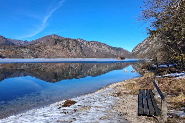 ...die Bankerl laden rund um den See zum GENIESSEN ein und wir ließen uns dabei die Jause schmecken.