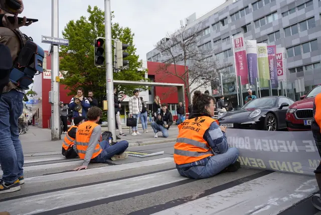 Am 20. Februar findet der erste Prozesstag im XXL-Verfahren gegen fast 50 Aktivistinnen und Aktivisten der „Letzten Generation“. (Archiv) | Foto: Letzte Generation Österreich