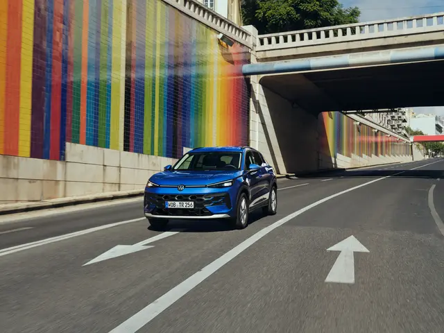 Generation 2 des beliebten VW T-Roc wurde auf allen Ebenen verbessert und punktet mit Wertigkeit, Raum, digitalen Features und Drehknopf. | Foto: Volkswagen