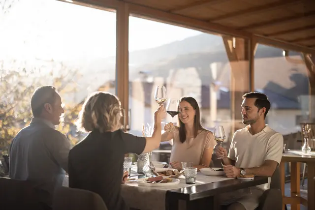 Genussvoller Frühlingsauftakt: Bei der Eisacktaler Kost laden von 13. bis 29. März 19 Betriebe von Sterzing bis Barbian zu regionalen Spezialitäten ein. | Foto: Andergassen
