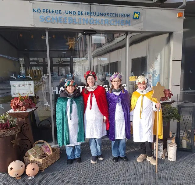 Die Sternsinger-Gruppe der Jungschar Scheiblingkirchen vorm Heim. | Foto: PBZ Scheiblingkirchen