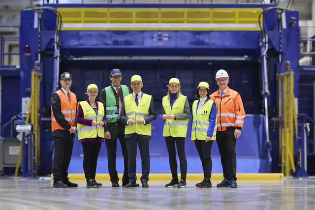 Landes- und Bundespolitik zu Gast bei der delfortgroup in Traun. | Foto: BMWET/Mayr