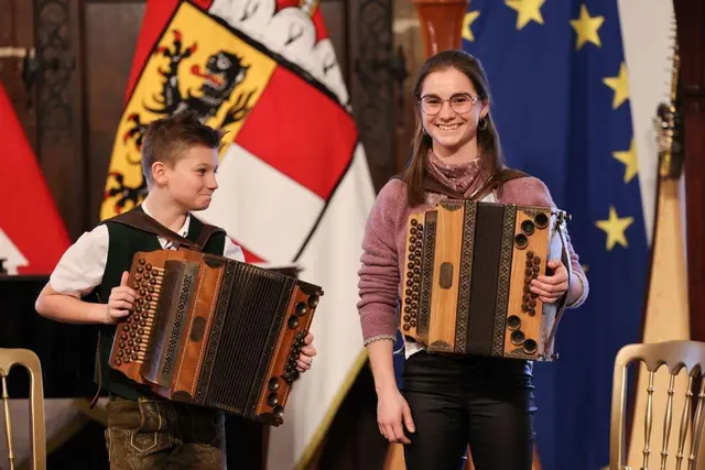 Manche kämpfen mit Lampenfieber, andere betreten die Bühne mit bewundernswerter Gelassenheit. | Foto: Neumayr