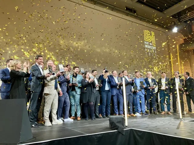 Die Gewinner des Best of Industry Awards 2025 bei der Preisverleihung in Würzburg.
 | Foto: KNAPP / Niederwieser
