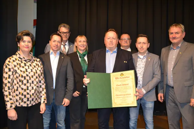 Vizebürgermeister a. D. Ewald Schantl wurde beim Neujahrsempfang in Sraß die Ehrenbürgerschaft der Marktgemeinde verliehen. | Foto: Gerd Klapsch