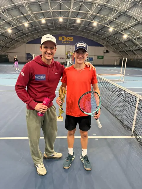 Erfolgscoach Steve Rettl mit seinem Schützling Lionel Frießnegg. | Foto: Rettl