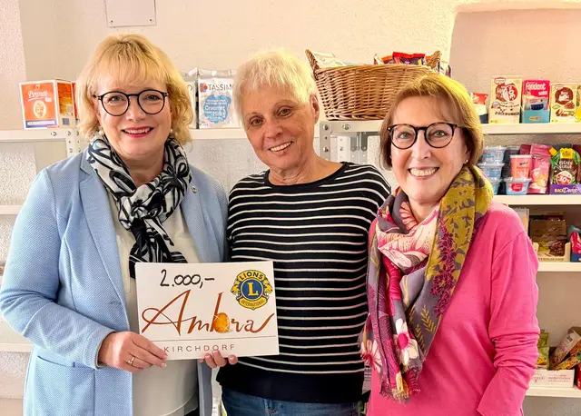 vlnr Monika Obernberger, Helga Lang und Renate Wersching