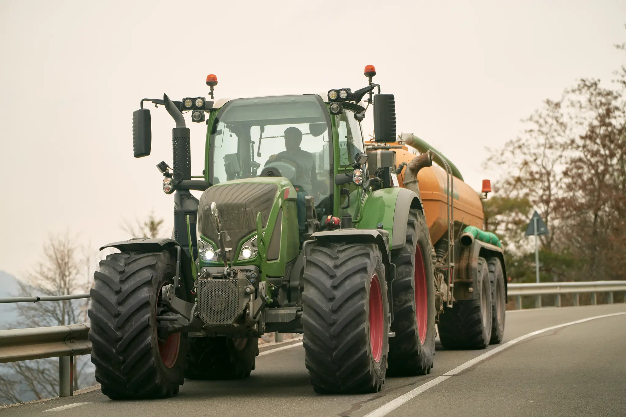 Serious accident in Völkermarkt: Drunk tractor driver run over after ...