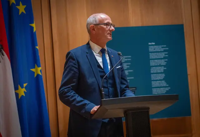 „Dass Leokadias Gedichte heute zu hören sind, ist ein Akt der Gerechtigkeit“, erklärte LH Anton Mattle bei der Veranstaltung zum Holocaustgedenktag im Landhaus. | Foto: Land Tirol/Hörmann