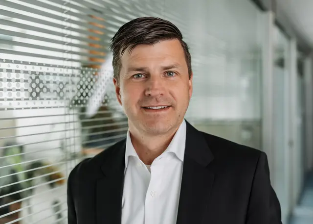 Alexander Trs wird mit 1. Mai 2026 in den Vorstand der Raiffeisenbank Oberland-Reutte einziehen. | Foto: Lisa Immler