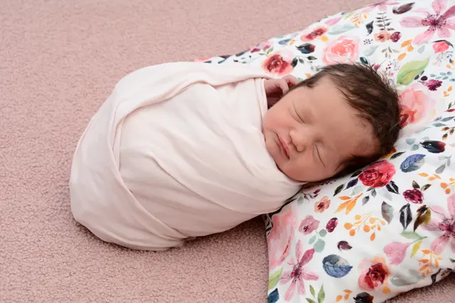 Name: Zoé-Stefanie
Geburtsdatum: 29.12.2025
Gewicht: 2.900 g
Größe: 51 cm
Eltern: Stefanie Gruber und Ferdinand Pansi aus Trofaiach | Foto: Babysmile