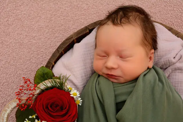 Name: Rosalie
Geburtsdatum: 05.01.2026
Gewicht: 3.820 g
Größe: 53 cm
Eltern: Sabrina Liska und Rupert Puster aus Spielberg | Foto: Babysmile