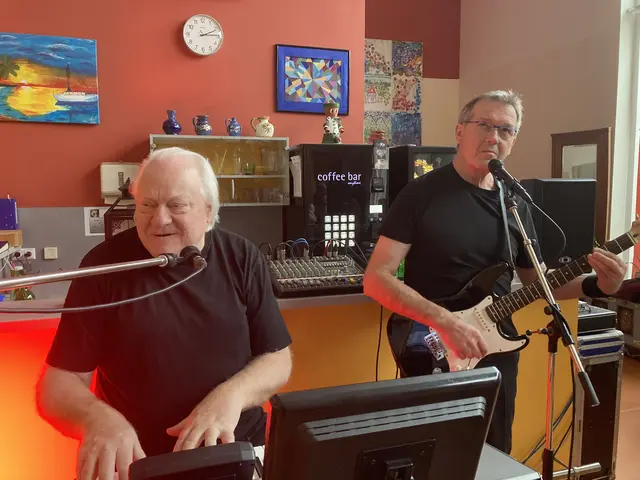 Für die musikalische Unterhaltung sorgten Stefan Kurzmann und Seppi Pirstinger mit seiner legendären „Tornados-Gitarre“. Mit einem der wohl umfangreichsten Repertoires verstanden es die beiden, Erinnerungen wachzurufen und Herzen höherschlagen zu lassen. 