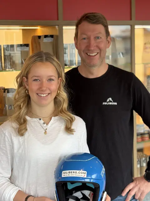 Ski-Talent Alisa Gierlinger und Juliberg-Chef Thomas Schauer. | Foto: Juliberg