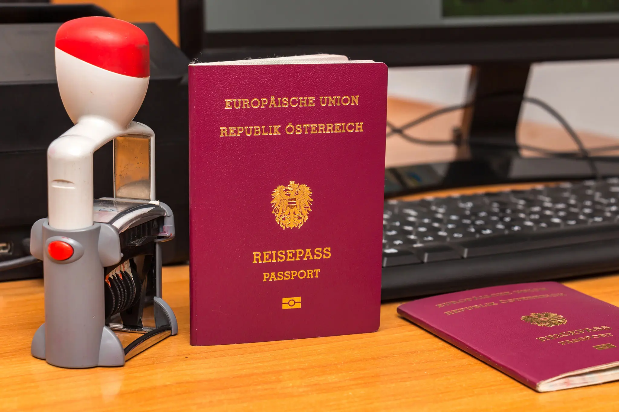 Renew in time: Linz City Council issued 25,000 passports last year - | ...