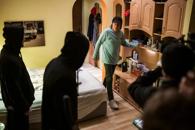 TV-Nachstellung am Originalschauplatz: Ende Jänner wurden Szenen zum Überfall auf den 79-jährigen Hotelier gedreht. | Foto: ServusTV/Sebastian Marko