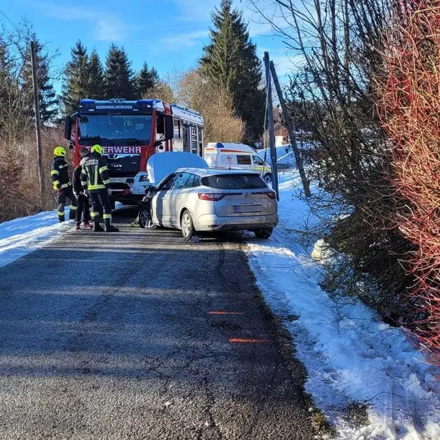 Die FF Niederwaldkirchen wurde zu einem Verkehrsunfall gerufen. | Foto: FF NWK