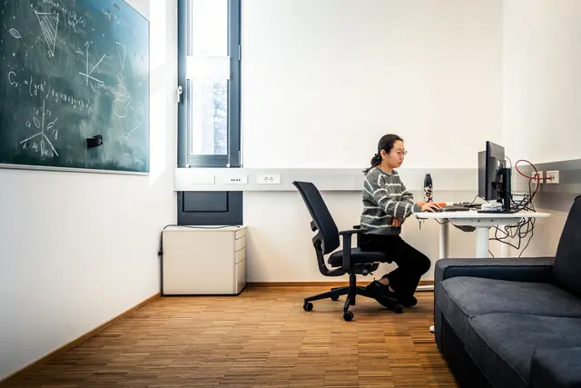 Mit ihrer Erfahrung aus renommierten Institutionen auf drei Kontinenten bringt Xujia Chen umfangreiches Wissen und ihren Ehrgeiz am ISTA ein. | Foto: ISTA