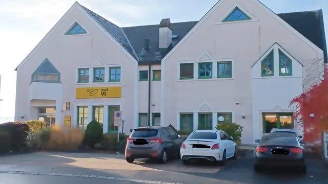 Da die Postzustellbasis Jennersdorf nicht mehr aktuellen Standards entspreche und auch keinen Platz zur Erweiterung biete, werden die rund 20 Mitarbeiterinnen und Mitarbeiter mit März und Mai steirische Zustellbasen umgesiedelt.  | Foto: Anna Kaufmann