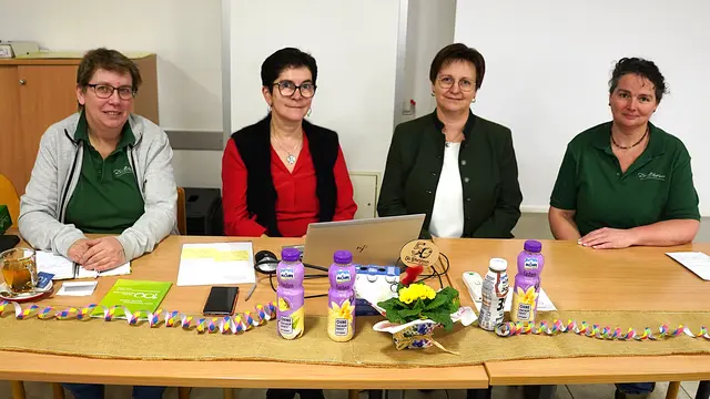 Gebietsbäuerin-Stellvertreterin Erna Heider, Margarete Gressl vom Edelhof, Bezirksbäuerin Renate Braunsteiner und Gebietsbäuerin Romana Weber (von links). | Foto: Franz Fichtinger