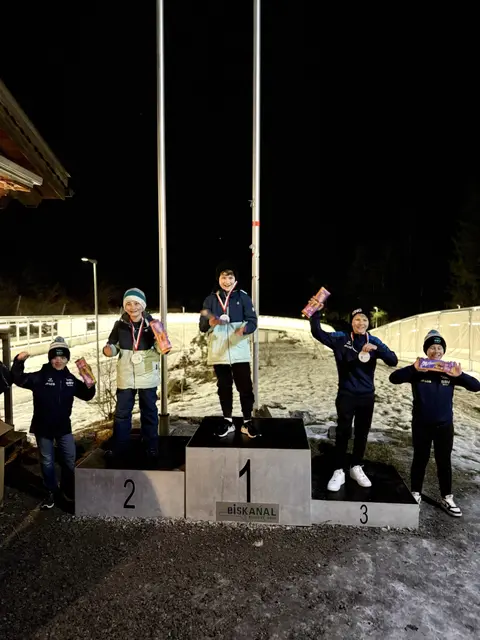 Großer Jubel bei den Topplatzierten der  Vorarlberger Landesmeisterschaften. | Foto: Vorarlberger Rodelverband