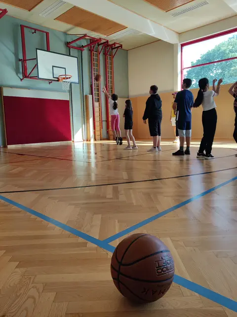 In den Kursen können Kinder testen, welches Hobby ihnen Spaß macht. | Foto: Hobby Lobby