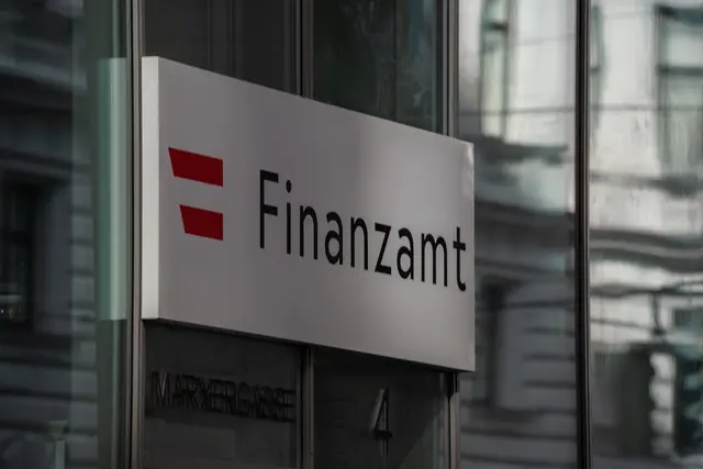 Das Finanzministerium rüht derzeit bei den Finanzämtern kräftig um. | Foto: charly7777/smarterpix.com