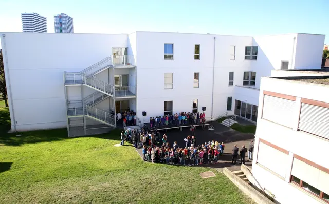 2015 wurde bei der Schule ein Zubau eröffnet. (Archiv) | Foto: Votava