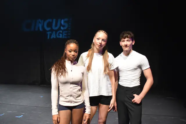 Raven Ceala Jaite, Theresa Carlotta Teschauer  und Lino Anton Lindenhain zeigten gemeinsam mit weiteren Nachwuchsartistinnen und -artisten ihr Können in Kufstein.  | Foto: Barbara Fluckinger