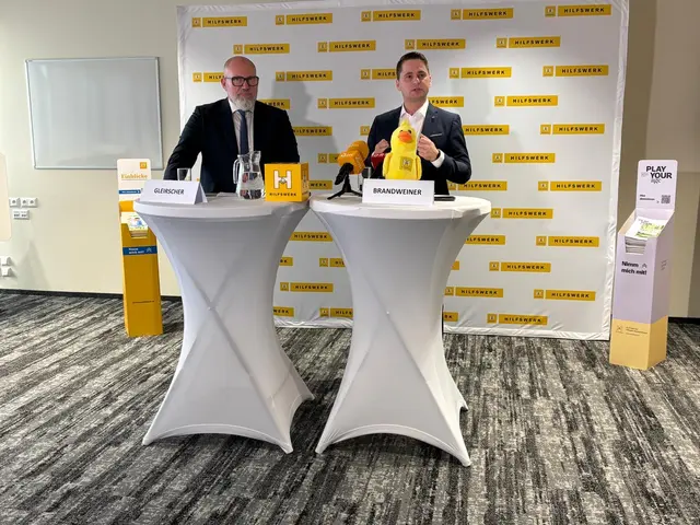 Christoph Gleirscher und Lukas Brandweiner bei der Präsentation. | Foto: Tanja Handlfinger
