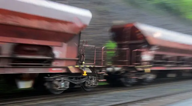 Anfrage im Parlament von NR Klaus Mair und Studie des Landes Tirol und der WK Tirol zeigen Probleme bei der Verlagerung auf die Schiene. | Foto: IMAG/Ralph Peters