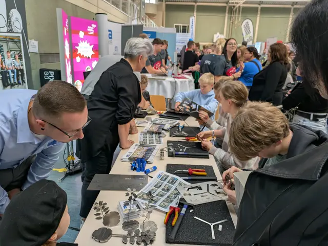 Die Lehre im Bezirk ist begehrt. Dazu trägt auch die jährliche Zukunftsmesse in der Bezirkssporthalle Schärding bei. | Foto: meinbezirk/Schwendinger