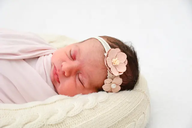 Name: Marie
Geburtsdatum: 13.01.2026
Gewicht: 2.765
Größe: 50 cm
Eltern: Kristin Hörbinger und Peter Jöchlinger aus Mautern | Foto: Babysmile