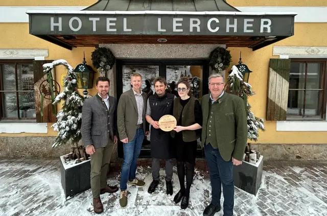 Auszeichnung für Familie Lercher. | Foto: Jungbauern