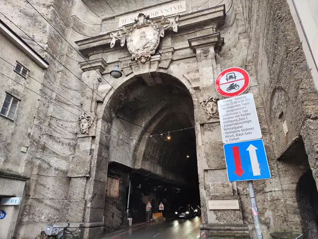 Das Fahrverbot gilt Freitag, Samstag und Sonntag jeweils von 22 Uhr bis 4 Uhr früh des folgenden Tages. Gesperrt ist die Durchfahrt des Neutors in beide Fahrtrichtungen. | Foto: Stadt Salzburg