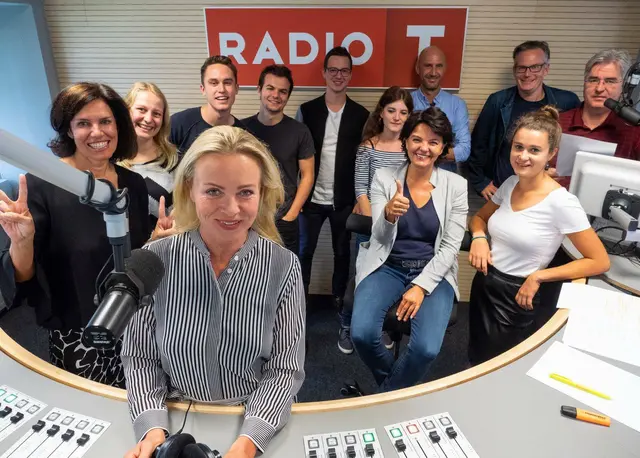 ORF Radio Tirol Team im Studio: „Hinter den Kulissen sorgt das Team dafür, dass Tirol täglich bestens informiert und unterhalten wird.“ | Foto: ORF Radio Tirol 