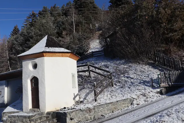 Die Kapelle im Ortsteil Mairhof stammt aus dem Jahr 1677. | Foto: Seelos