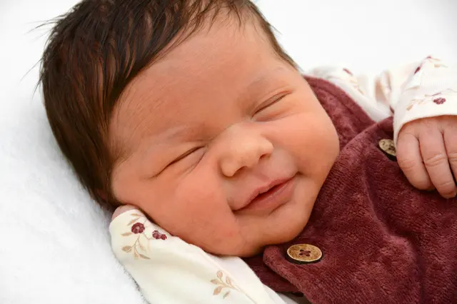 Name: Lena
Geburtsdatum: 29.12.2025
Gewicht: 3.140 g
Größe : 49 cm
Eltern: Tatjana und René Bonow aus Leoben | Foto: Babysmile