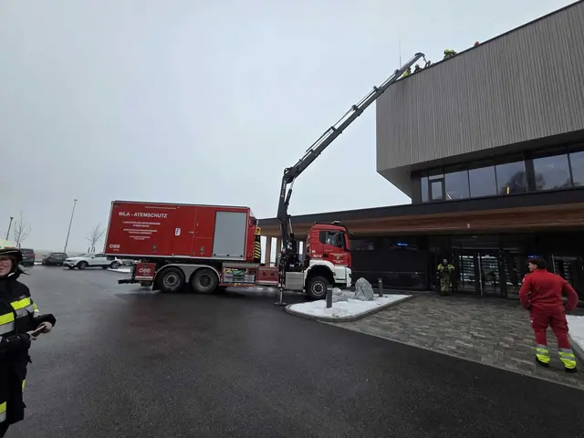 Das Kranfahrzeug der FF Wohlsdorf im Einsatz | Foto: LM d.F. Martin Sundl