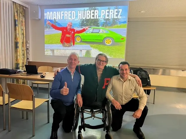 Manfred Huber Perez-Moreno (Mitte) mit Michael Brandstätter (re.) und Franz Wegener (li). | Foto: Bastian Fuhrmann