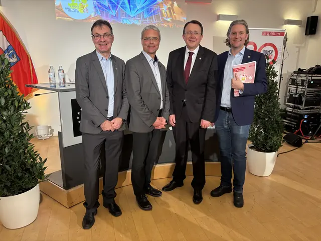 Johann Haag (USTP), Hannes Raffaseder (USTP), Bürgermeister Matthias Stadler und Dominik Mesner (Plattform STP) bei der Pressekonferenz vor dem Wirtschaftsempfang. | Foto: Tanja Handlfinger
