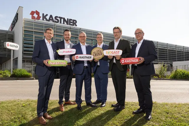 Andreas Blauensteiner (KASTNER Geschäftsführer), Rainer Neuwirth (myProduct.at Geschäftsführer und Bereichsleiter für Business Development), Christof Kastner (Geschäftsführender Gesellschafter KASTNER Gruppe), Herwig Gruber (KASTNER Geschäftsführer und CSR-Beauftragter), Horst Moser (BIOGAST Geschäftsführer), Alfred Hackl (Vertriebsleiter KASTNER Abholmarkt und Gastrodienst) (v.l.). | Foto: Firmengrupp KASTNER