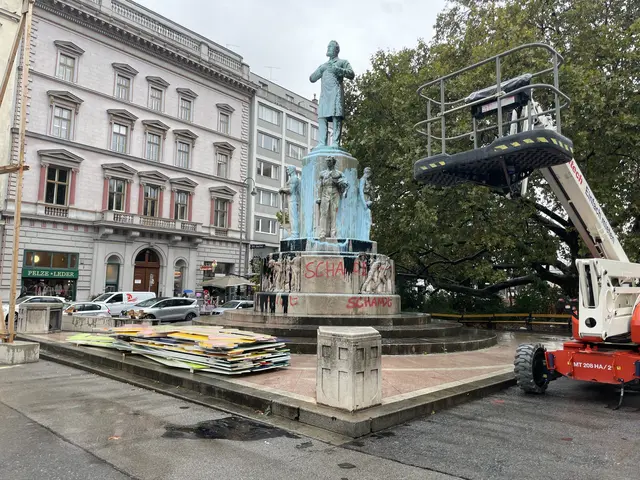 Die Lueger-Statue besteht aus Bronze und steht auf einem Sockelaufbau. Der Umbau selbst erfolgt nicht an der Statue, sondern an der Sockelbasis. (Archiv) | Foto: Teischl/RMA